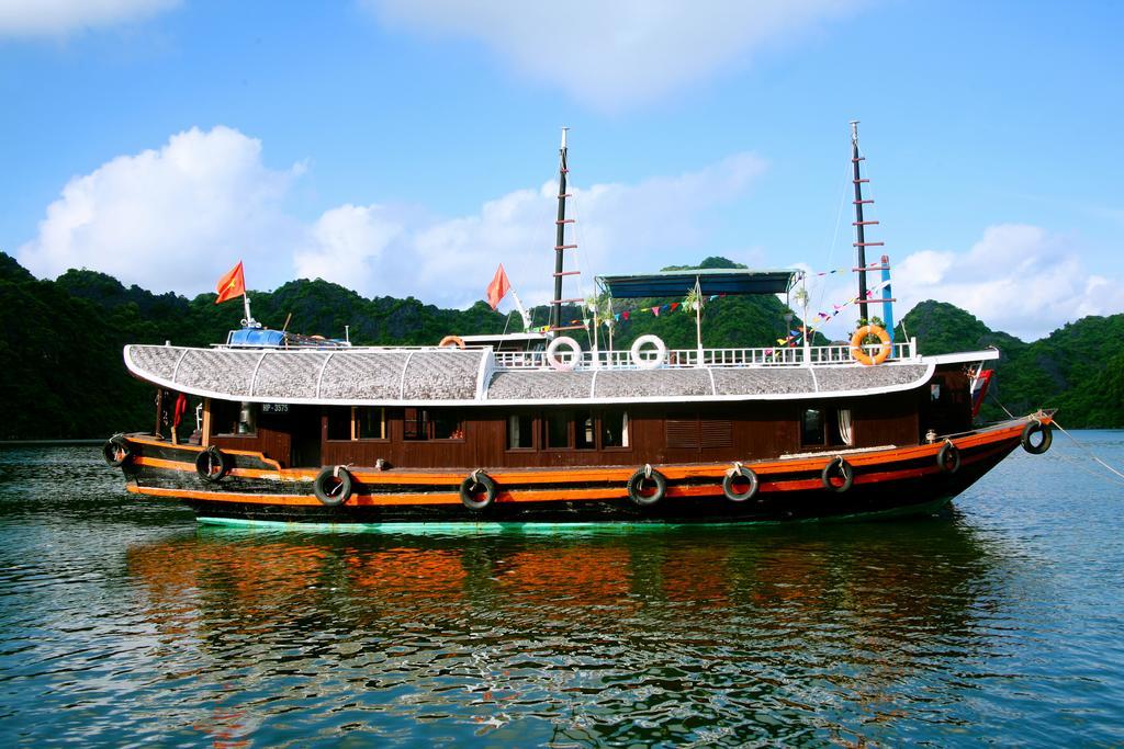 Thanh Tung Hotel Cat Ba Island Bagian luar foto