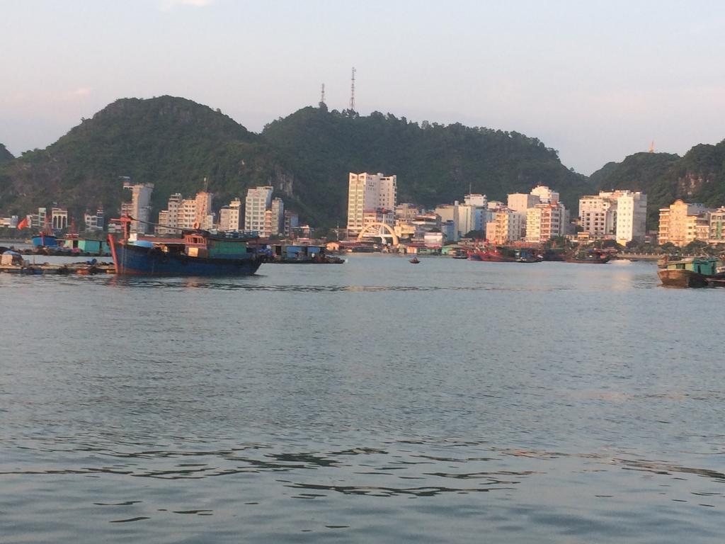 Thanh Tung Hotel Cat Ba Island Bagian luar foto